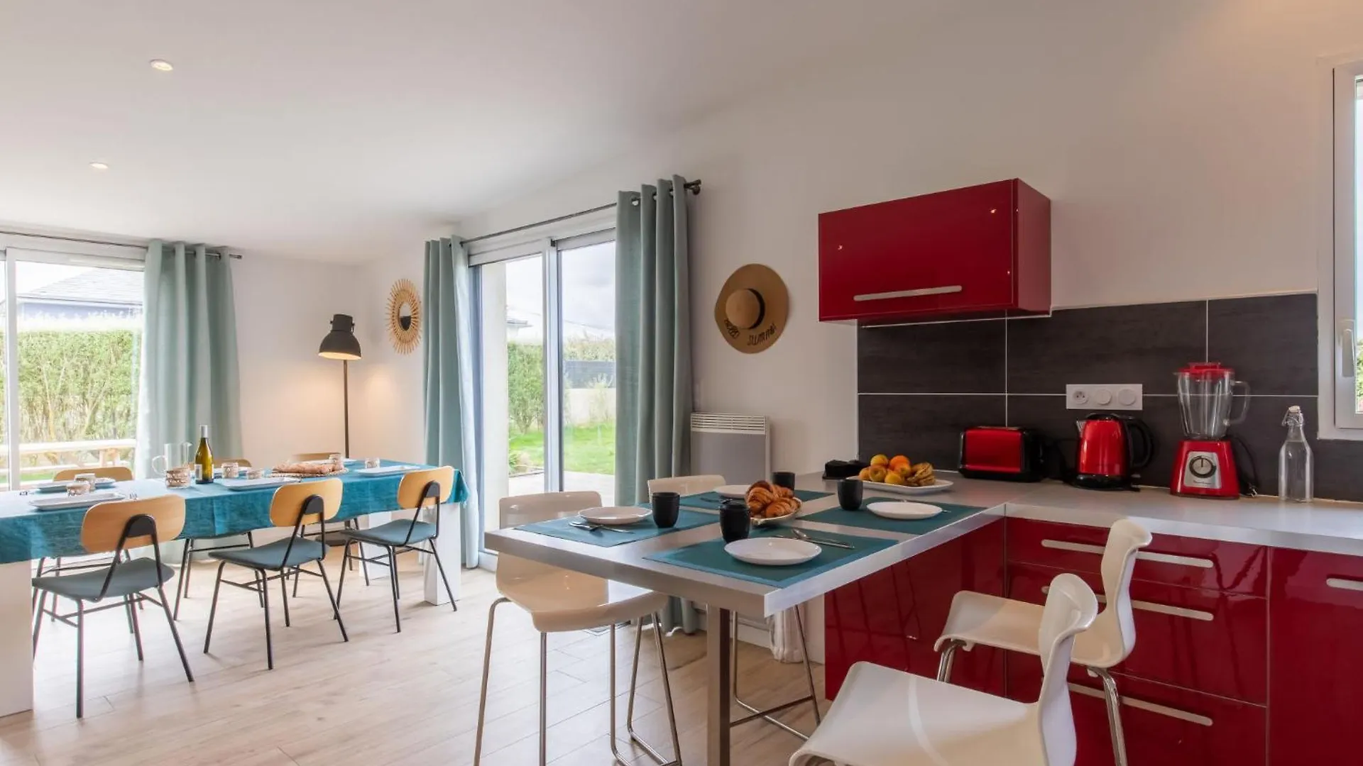 Holiday Home Ty Amiets - Ced245 By Interhome Cléder 0*,  Frankrig